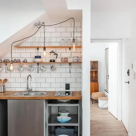Artistic Flat With Entresol - 5' Market Square - By Upstairs Διαμέρισμα