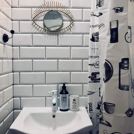 Artistic Flat With Entresol - 5' Market Square - By Upstairs Διαμέρισμα