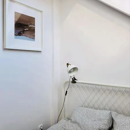 Διαμέρισμα Artistic Flat With Entresol - 5' Market Square - By Upstairs *