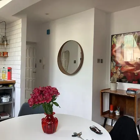 Artistic Flat With Entresol - 5' Market Square - By Upstairs