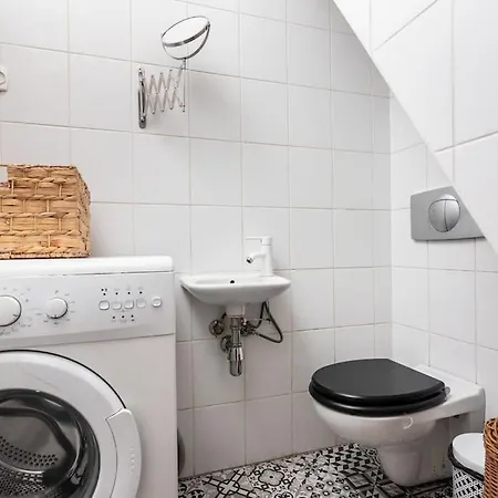 Artistic Flat With Entresol - 5' Market Square - By Upstairs Daire Krakow