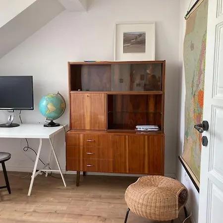 Daire Artistic Flat With Entresol - 5' Market Square - By Upstairs *