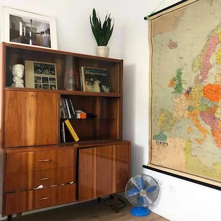 Artistic Flat With Entresol - 5' Market Square - By Upstairs Apartment Krakau